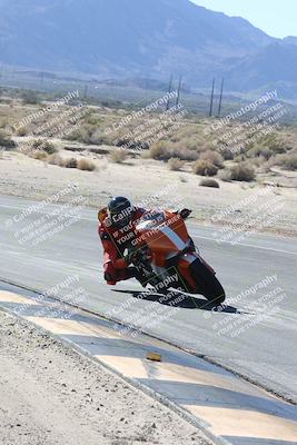 media/Dec-01-2025-Moto Forza (Mon) [[2daa91e15f]]/3-Beginner Group/Session 3 (Turn 16 Inside)/